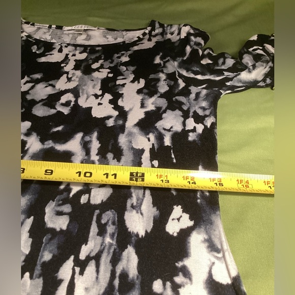 Spense Monochrome Abstract Pattern Top Size M - Picture 9 of 14
